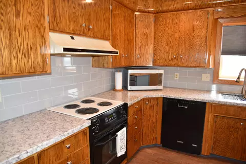 416 26th St N, Bismarck, ND 58501 photo 11