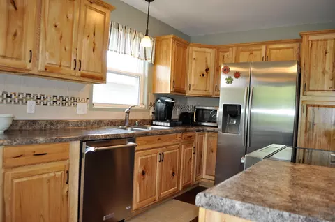 97 Custer Dr, Lincoln, ND 58504 photo 4