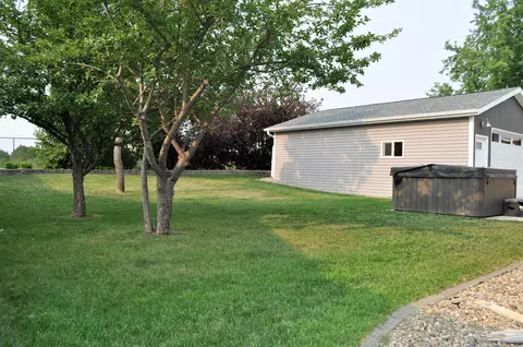 97 Custer Dr, Lincoln, ND 58504 photo 31