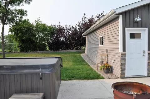 97 Custer Dr, Lincoln, ND 58504 photo 29