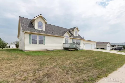 3279 Bethany Loop, Bismarck, ND 58503 photo 1