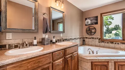750 Aster Ln, Bismarck, ND 58501 photo 14