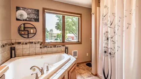 750 Aster Ln, Bismarck, ND 58501 photo 15