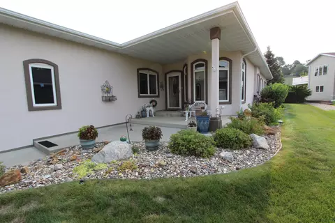 1995 Mesquite Loop, Bismarck, ND 58503 photo 3