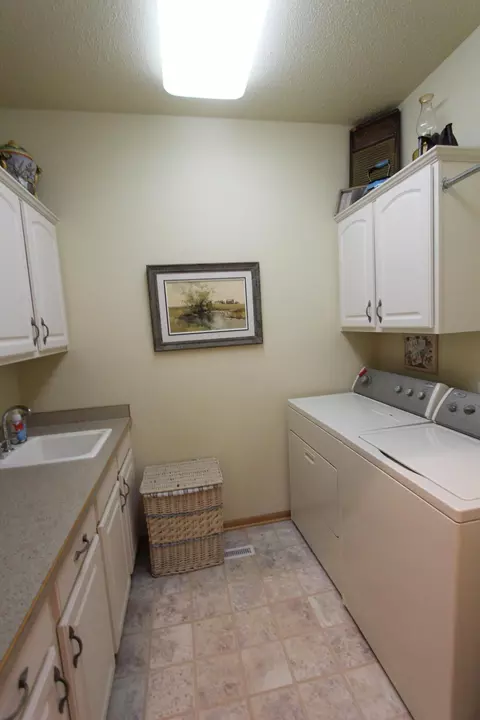 1995 Mesquite Loop, Bismarck, ND 58503 photo 30