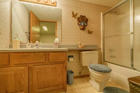 1976 Capitol Ave, Bismarck, ND 58501 photo 30