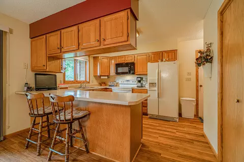 1976 Capitol Ave, Bismarck, ND 58501 photo 2