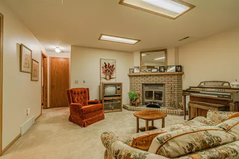 1976 Capitol Ave, Bismarck, ND 58501 photo 27