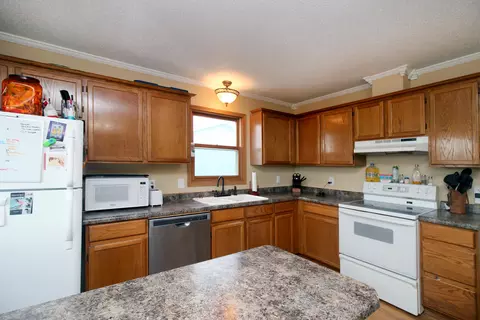 36 Santee Rd, Lincoln, ND 58504 photo 4