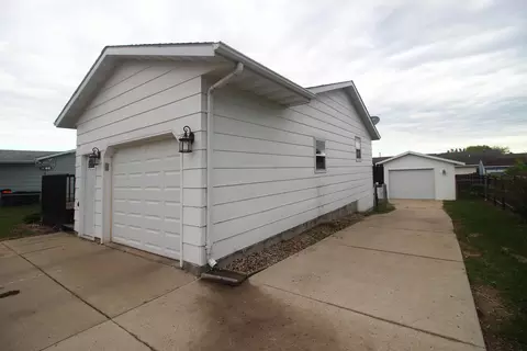 36 Santee Rd, Lincoln, ND 58504 photo 22