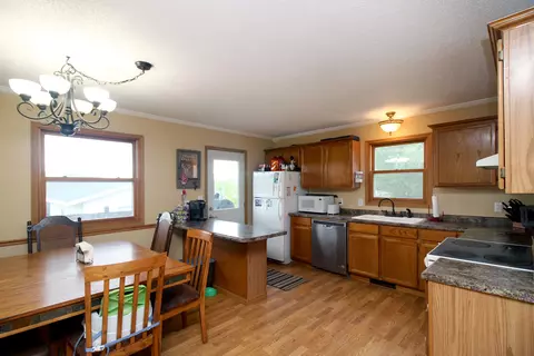 36 Santee Rd, Lincoln, ND 58504 photo 2