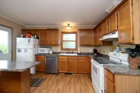 36 Santee Rd, Lincoln, ND 58504 photo 3