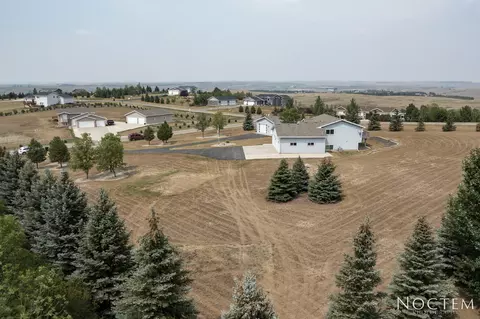 7601 Keystone Dr NW, Bismarck, ND 58503 photo 33