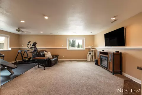7601 Keystone Dr NW, Bismarck, ND 58503 photo 15