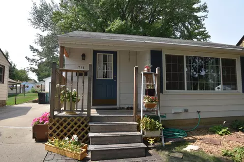 716 18th St, Bismarck, ND 58501 photo 1