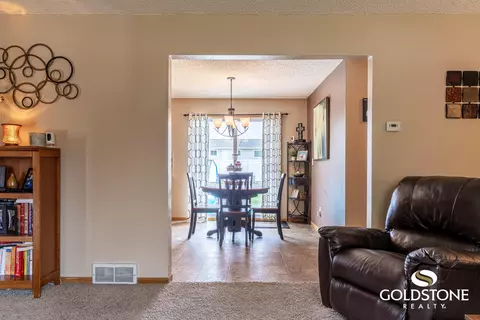 814 3rd Ave NE, Mandan, ND 58554 photo 11