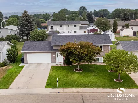 814 3rd Ave NE, Mandan, ND 58554 photo 4