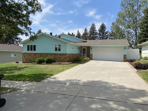 2032 9th St, Bismarck, ND 58501 photo 2