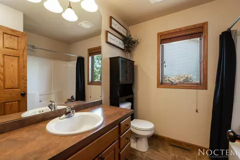 5019 Boulder Ridge Rd, Bismarck, ND 58503 photo 9