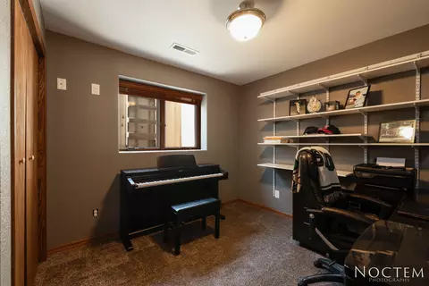 5019 Boulder Ridge Rd, Bismarck, ND 58503 photo 21