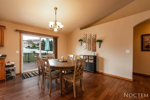 5019 Boulder Ridge Rd, Bismarck, ND 58503 photo 5