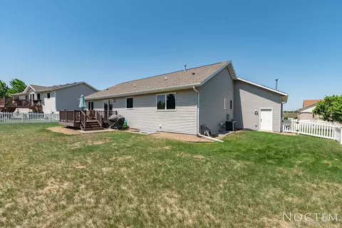 5019 Boulder Ridge Rd, Bismarck, ND 58503 photo 23