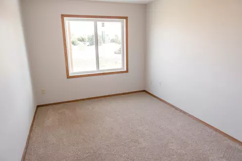 638 Calgary Ave E, Bismarck, ND 58503 photo 29