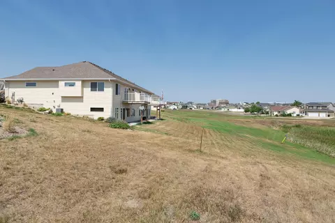 638 Calgary Ave E, Bismarck, ND 58503 photo 41