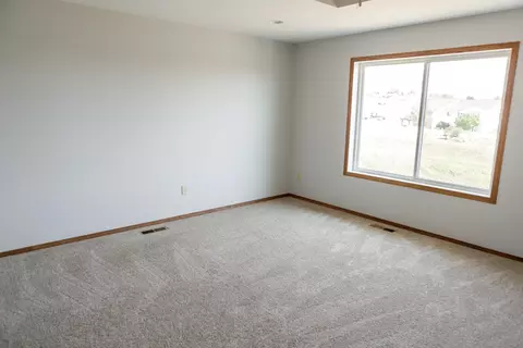 638 Calgary Ave E, Bismarck, ND 58503 photo 16