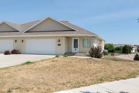 638 Calgary Ave E, Bismarck, ND 58503 photo 1