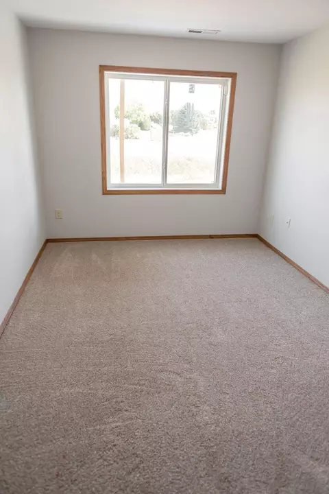 638 Calgary Ave E, Bismarck, ND 58503 photo 27