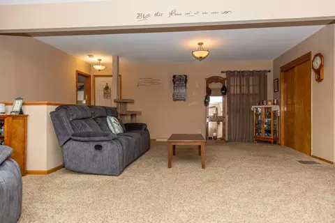 601 27th St N, Bismarck, ND 58501 photo 3