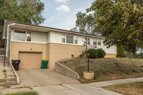 601 27th St N, Bismarck, ND 58501 photo 1