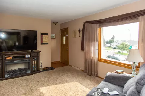 601 27th St N, Bismarck, ND 58501 photo 4