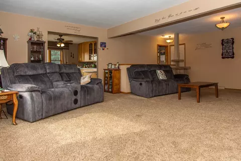 601 27th St N, Bismarck, ND 58501 photo 2