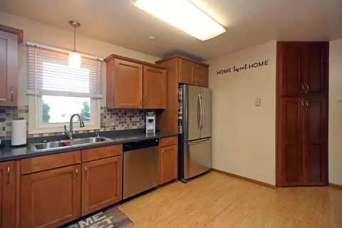 2503 E Avenue D, Bismarck, ND 58501 photo 4