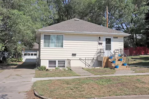 1810 B Ave E, Bismarck, ND 58501 photo 26