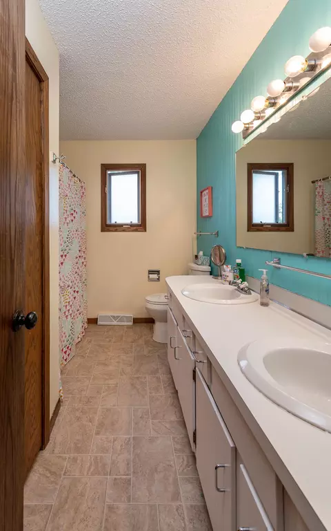 804 7th Ave NE, Mandan, ND 58554 photo 8