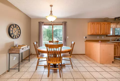 804 7th Ave NE, Mandan, ND 58554 photo 6