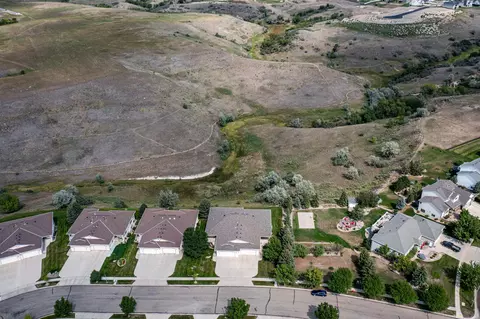 1910 Mesquite Loop, Bismarck, ND 58503 photo 35