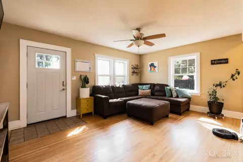 810 E Avenue Ave E, Bismarck, ND 58501 photo 4