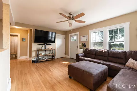 810 E Avenue Ave E, Bismarck, ND 58501 photo 5