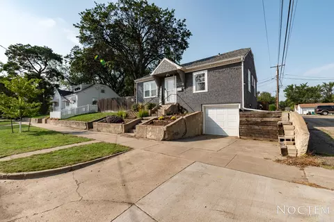810 E Avenue Ave E, Bismarck, ND 58501 photo 3
