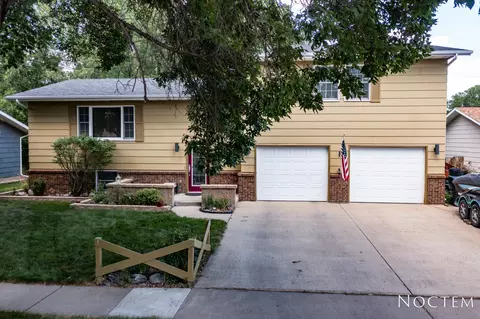 1644 Cologne Dr, Bismarck, ND 58504 photo 2
