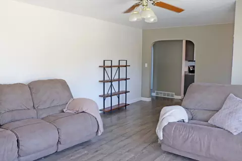 1205 6th St NW, Mandan, ND 58554 photo 5