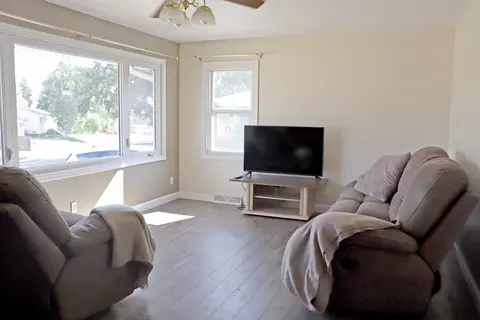1205 6th St NW, Mandan, ND 58554 photo 8