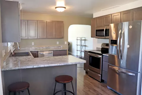 1205 6th St NW, Mandan, ND 58554 photo 3