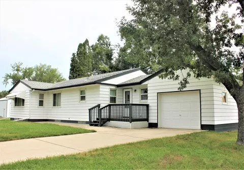 321 Kundert St, Turtle Lake, ND 58575 photo 1
