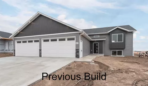 5325 Titanium Dr, Bismarck, ND 58503 photo 1