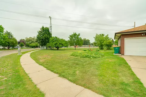 634 Garden Dr, Bismarck, ND 58504 photo 39